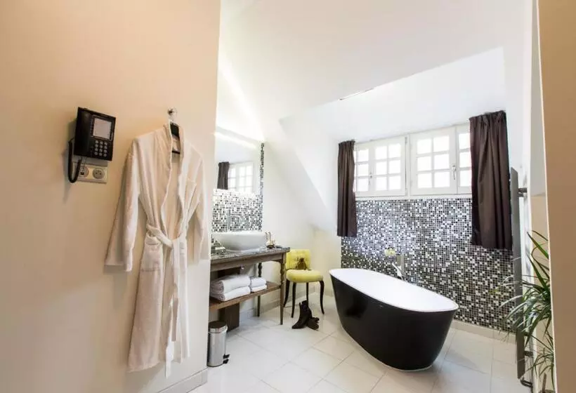 ホテル Hôtel Spa Marotte