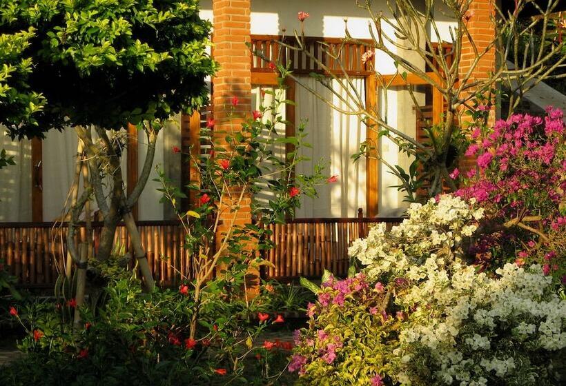 펜션 Karang Sari Guesthouse & Restaurant