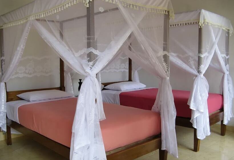 펜션 Karang Sari Guesthouse & Restaurant