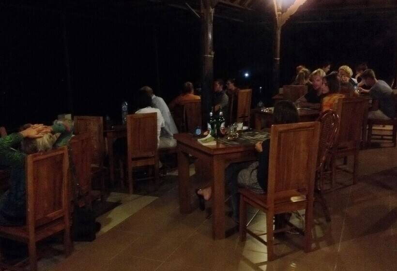 펜션 Karang Sari Guesthouse & Restaurant