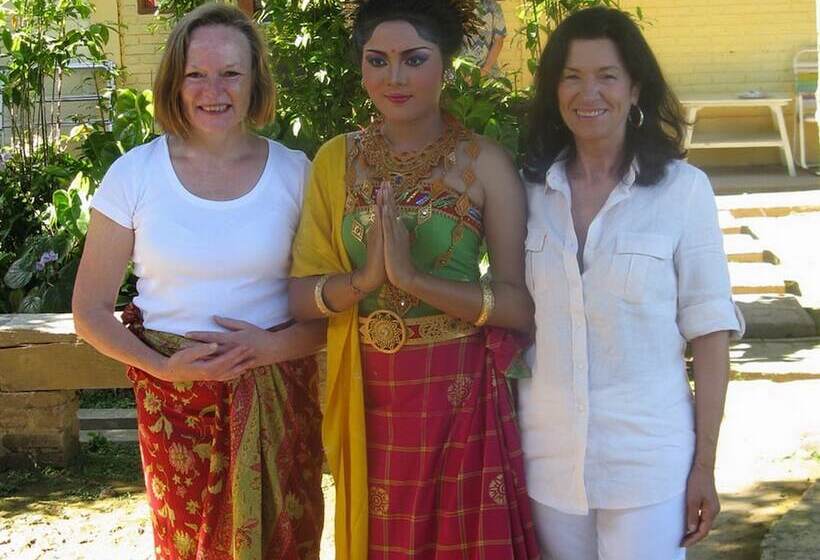 펜션 Karang Sari Guesthouse & Restaurant