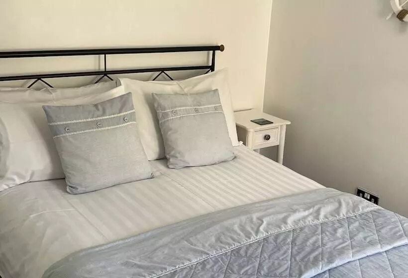Majatalo Langdon Villa Guest House