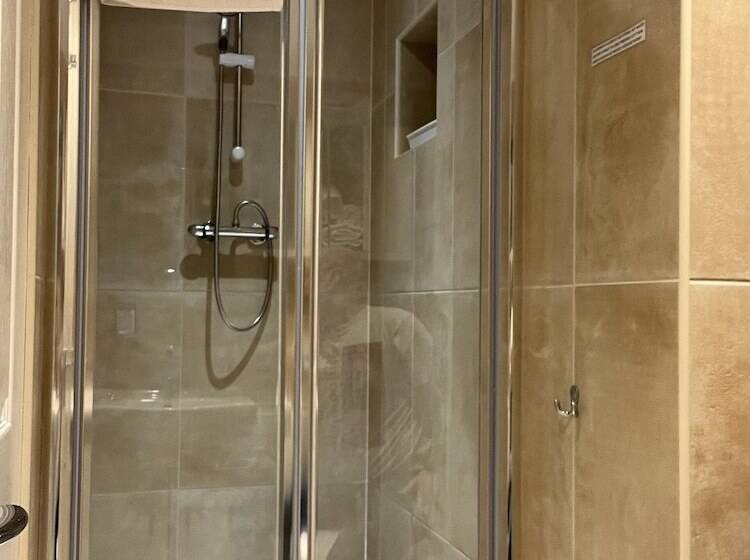 ペンション Langdon Villa Guest House