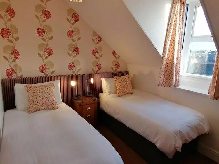 Majatalo Langdon Villa Guest House