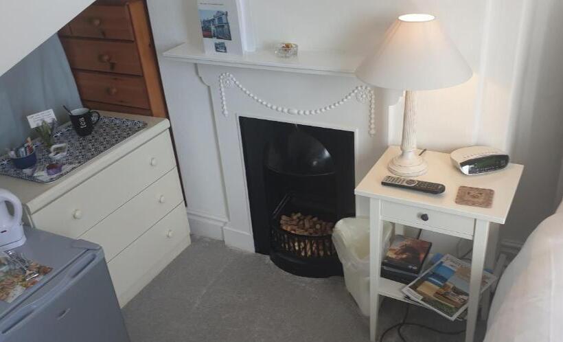 Ugiebrae House Bed & Breakfast