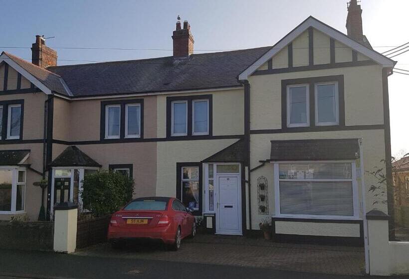 Ugiebrae House Bed & Breakfast