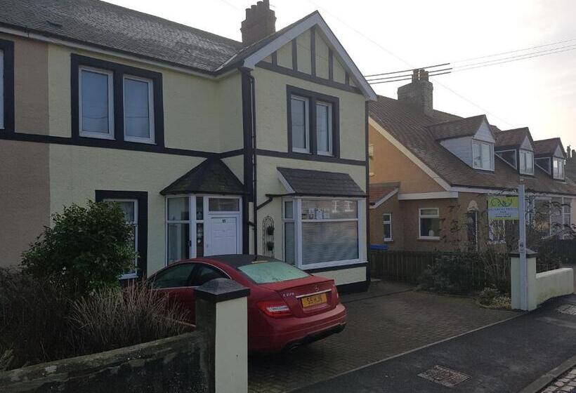 Ugiebrae House Bed & Breakfast