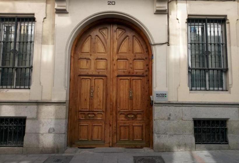 هاستل Wunderhouse Hostal