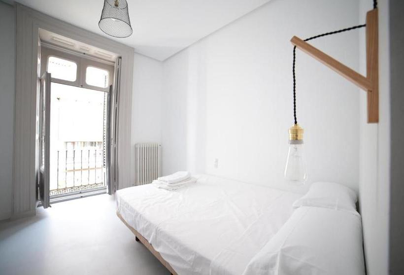 هاستل Wunderhouse Hostal