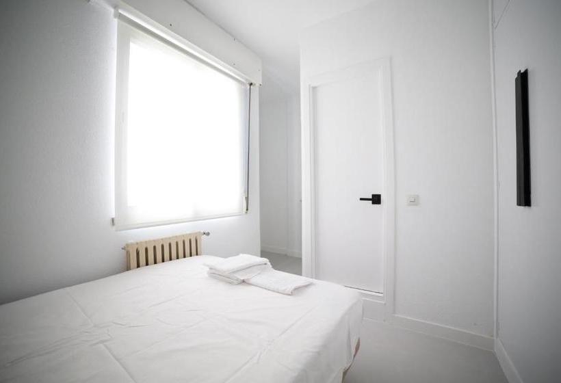 هاستل Wunderhouse Hostal