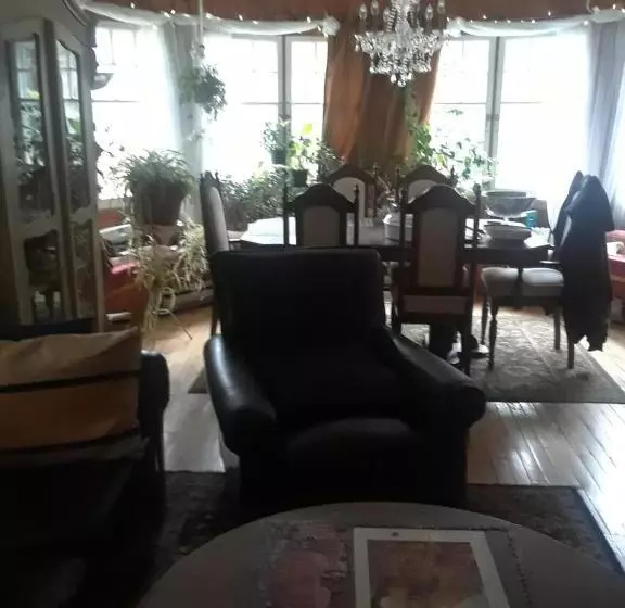 ベッドアンドブレックファースト Auberge Bonne Nuitbonjour
