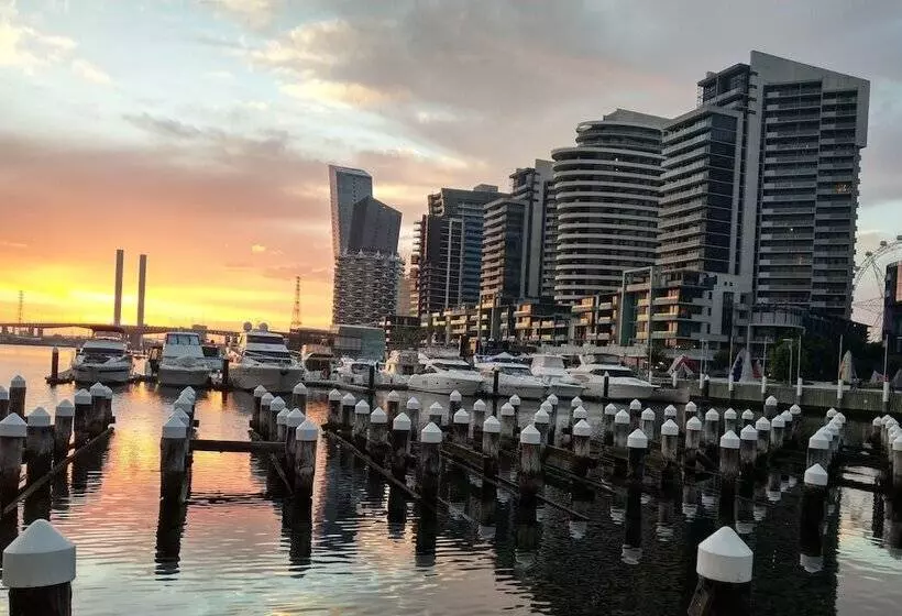 Harbour Escape Apartments