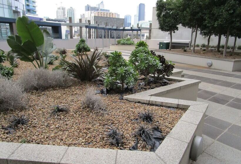 Harbour Escape Apartments