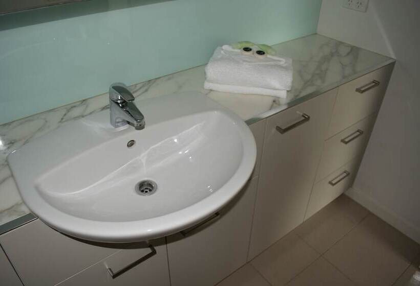 Harbour Escape Apartments