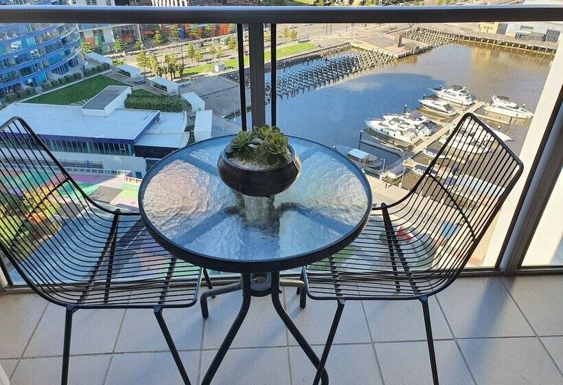 Harbour Escape Apartments