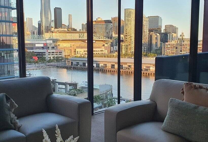 Harbour Escape Apartments