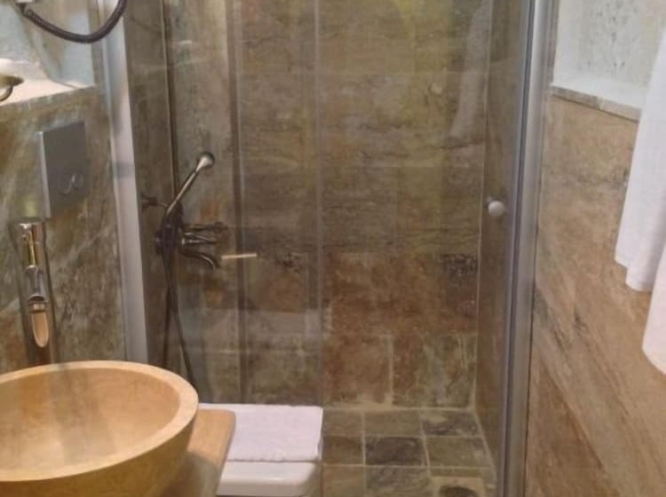 هتل Avanos Suites