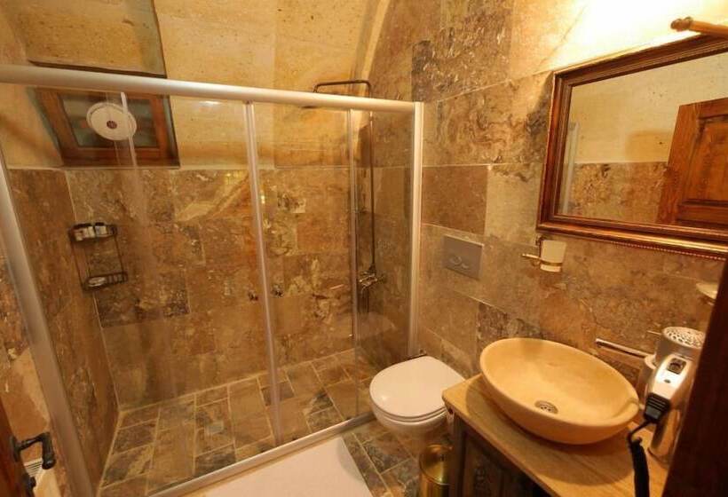 هتل Avanos Suites