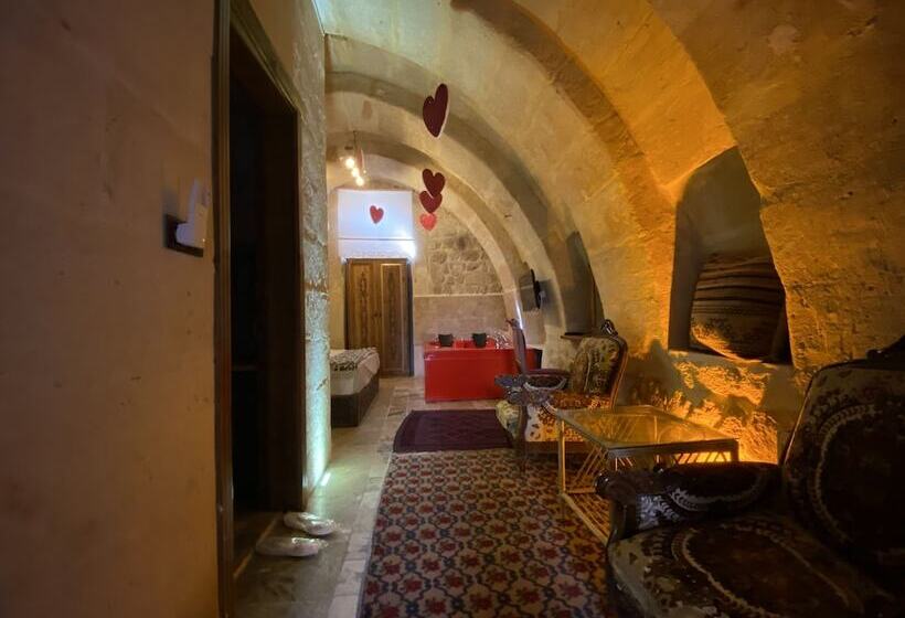 هتل Avanos Suites