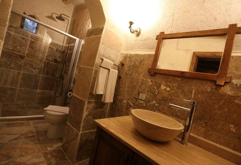 هتل Avanos Suites