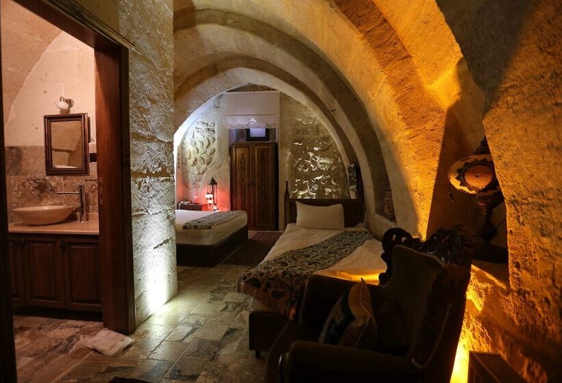 هتل Avanos Suites