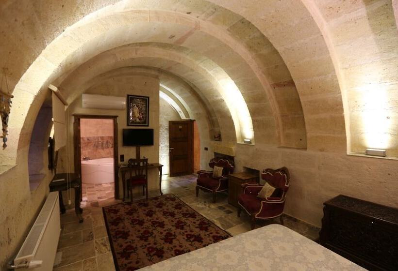 هتل Avanos Suites