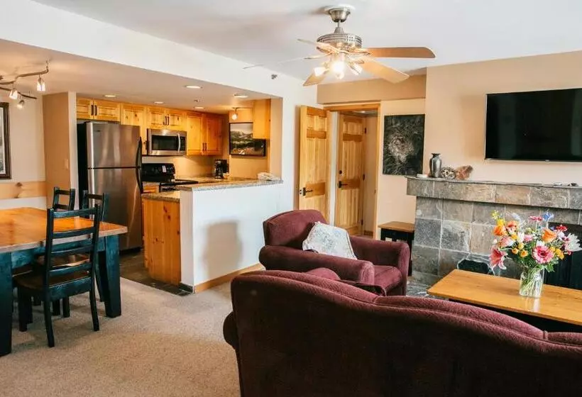 هتل Carleton Lodge