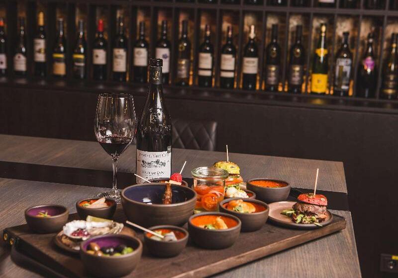 هتل Pullman Riga Old Town