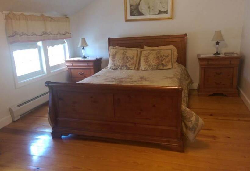 Locust Tree Bed And Breakfast Llc