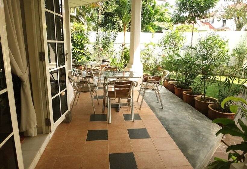 膳宿费 Rumah Putih Near Klia & Xiamen University