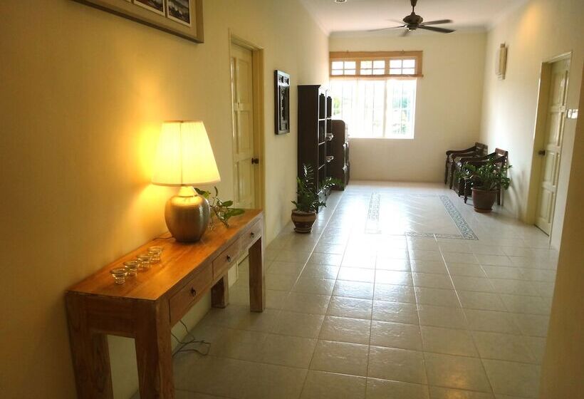 膳宿费 Rumah Putih Near Klia & Xiamen University