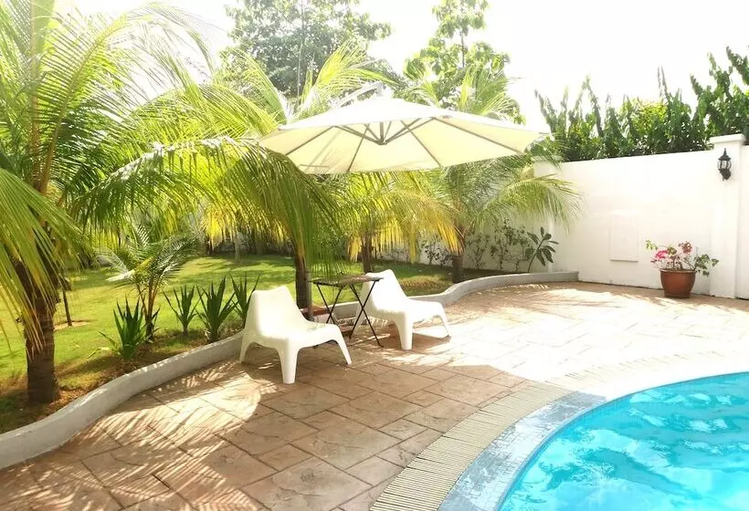 پانسیون Rumah Putih Near Klia & Xiamen University