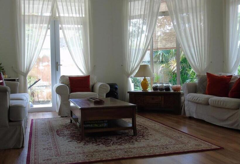 膳宿费 Rumah Putih Near Klia & Xiamen University