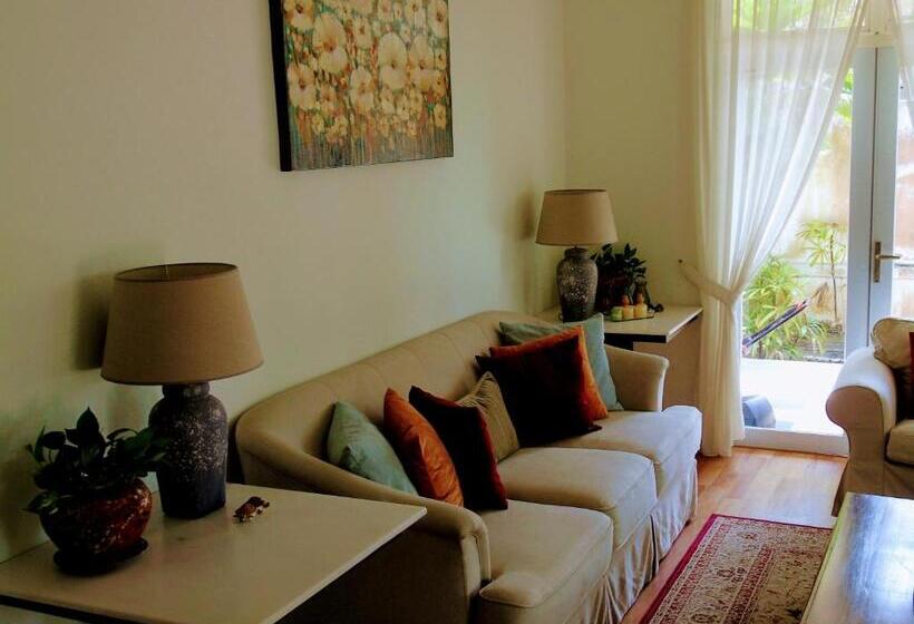 膳宿费 Rumah Putih Near Klia & Xiamen University