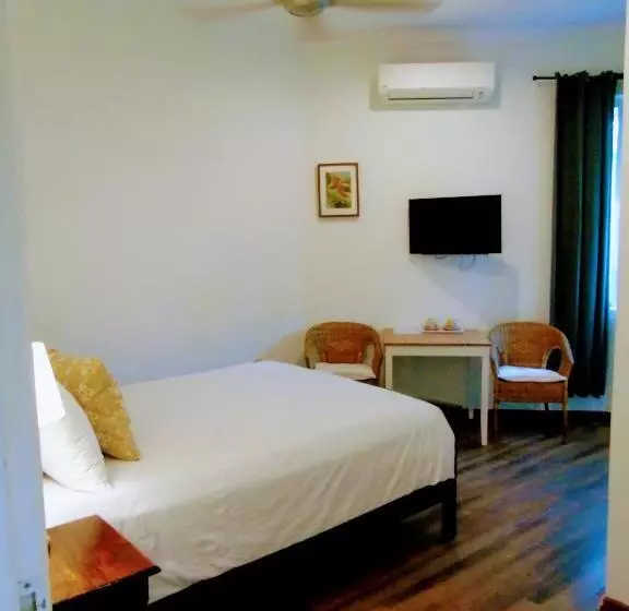 پانسیون Rumah Putih Near Klia & Xiamen University