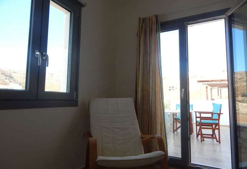 Victoria Studios & Apartments