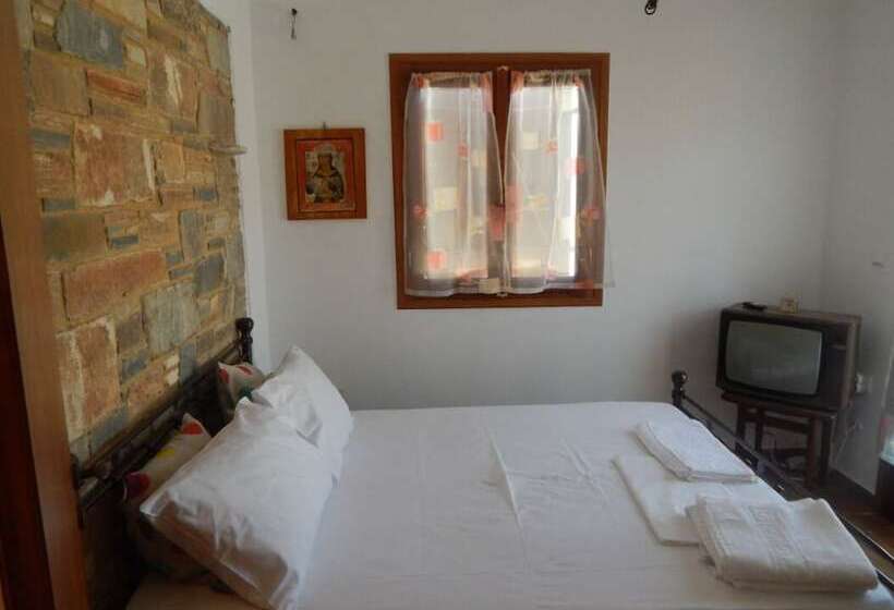 Victoria Studios & Apartments