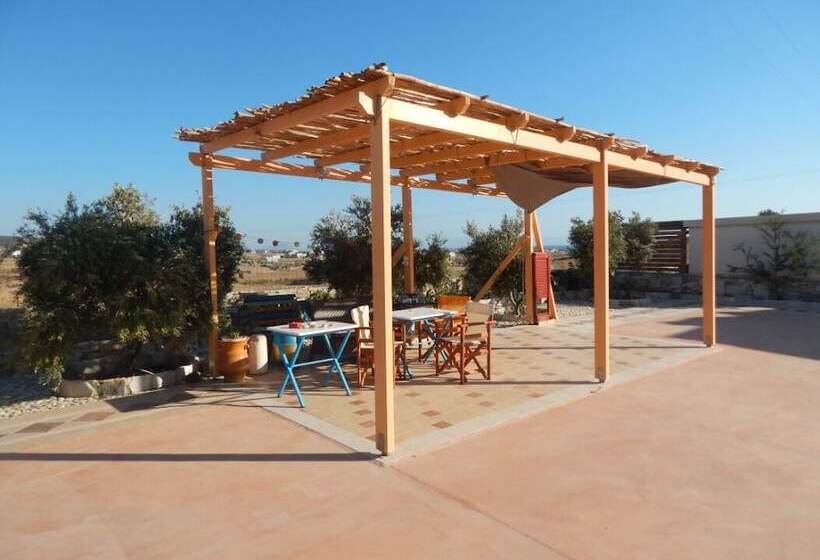 Victoria Studios & Apartments