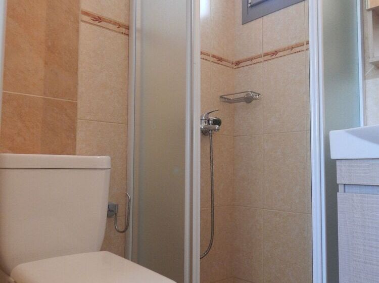 Victoria Studios & Apartments