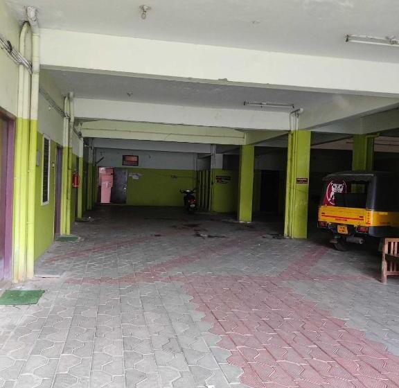 Hotel Senaithalaivar Residency