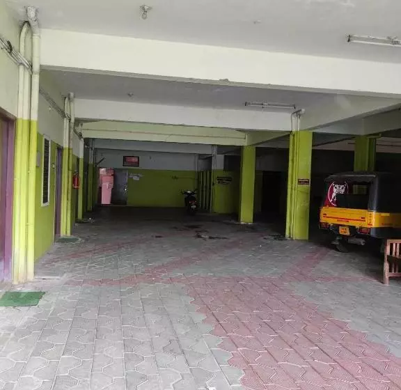 Hotelli Senaithalaivar Residency