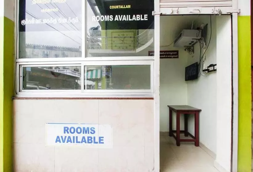 Hotelli Senaithalaivar Residency