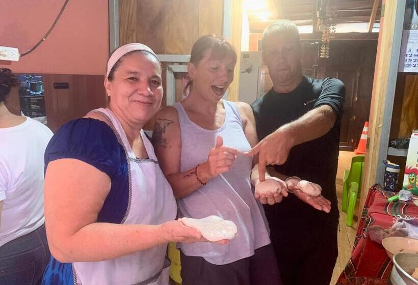 Hotel Hostal Raices De Mi Pueblo