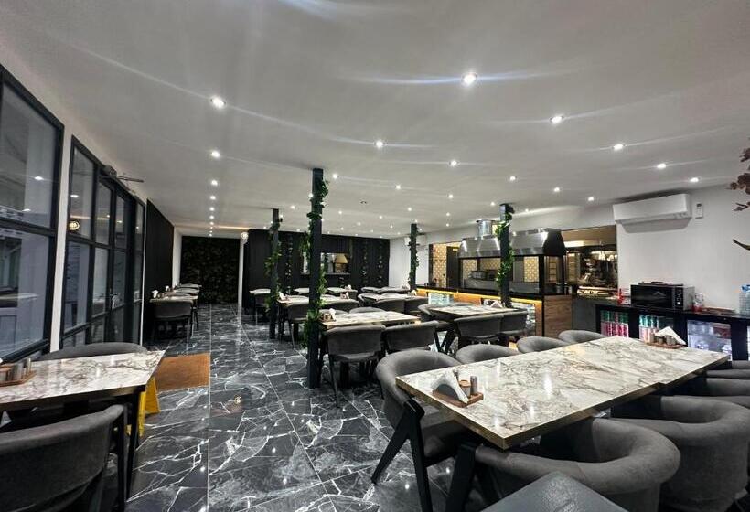 בית מלון כפרי Hôtel Gex