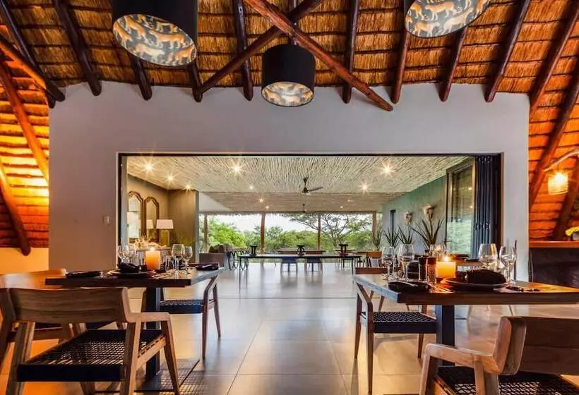 Hotelli Sungulwane Private Game Lodge