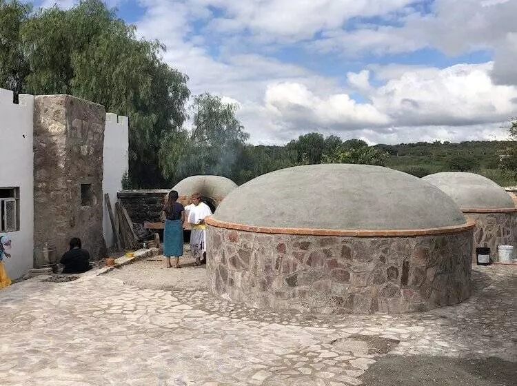 Hotelli & Temazcal Hacienda Maxthá