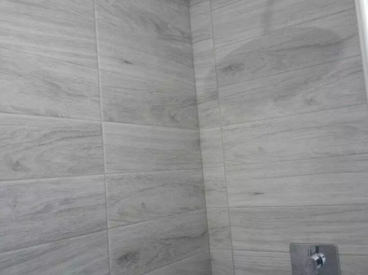 R & C   Room And Calm