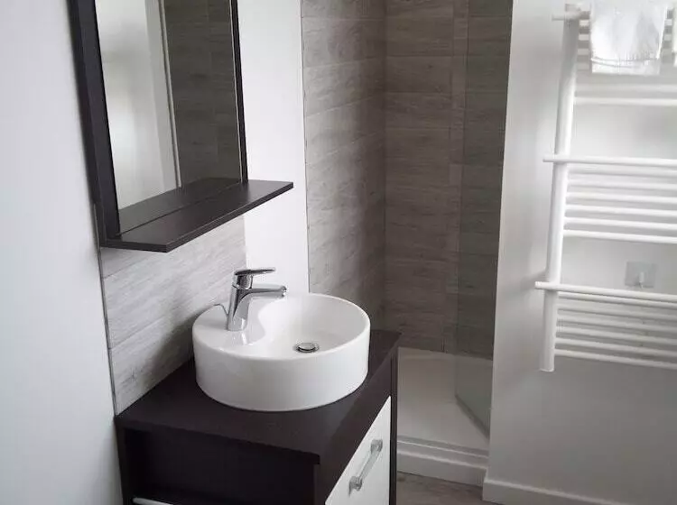 R & C   Room And Calm