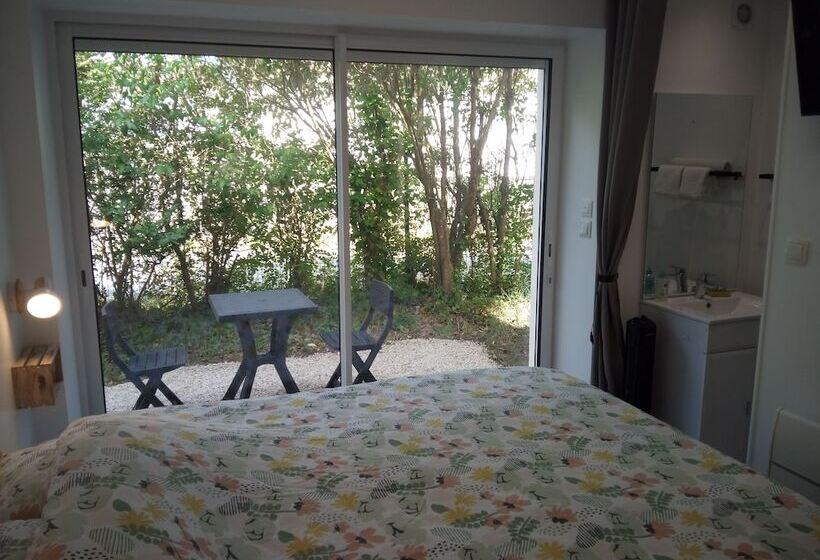 R & C   Room And Calm