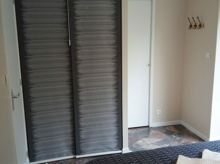 R & C   Room And Calm